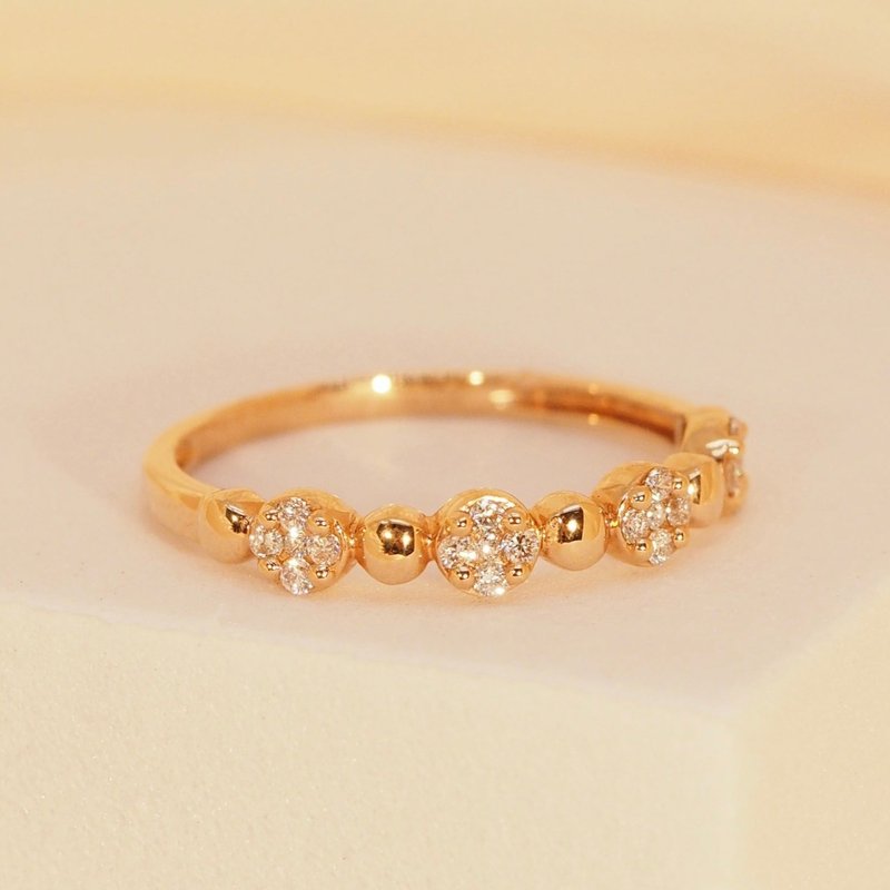 18K金花卉鑽石戒指 18K Gold Floral Diamond Dot Ring - 戒指 - 貴金屬 