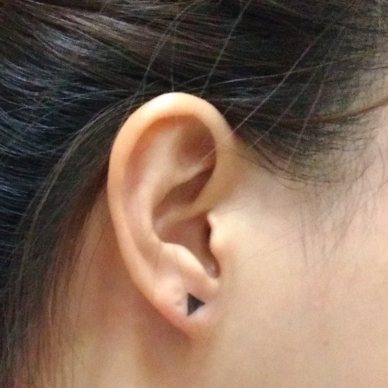【Fantasy】Geometric black triangle 【pseudo】Earrings/earrings 2.0 - Earrings & Clip-ons - Other Materials Black
