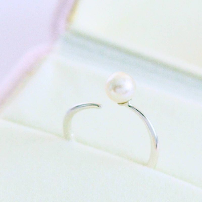 Wave pearl silver ring - แหวนทั่วไป - ไข่มุก สีเงิน