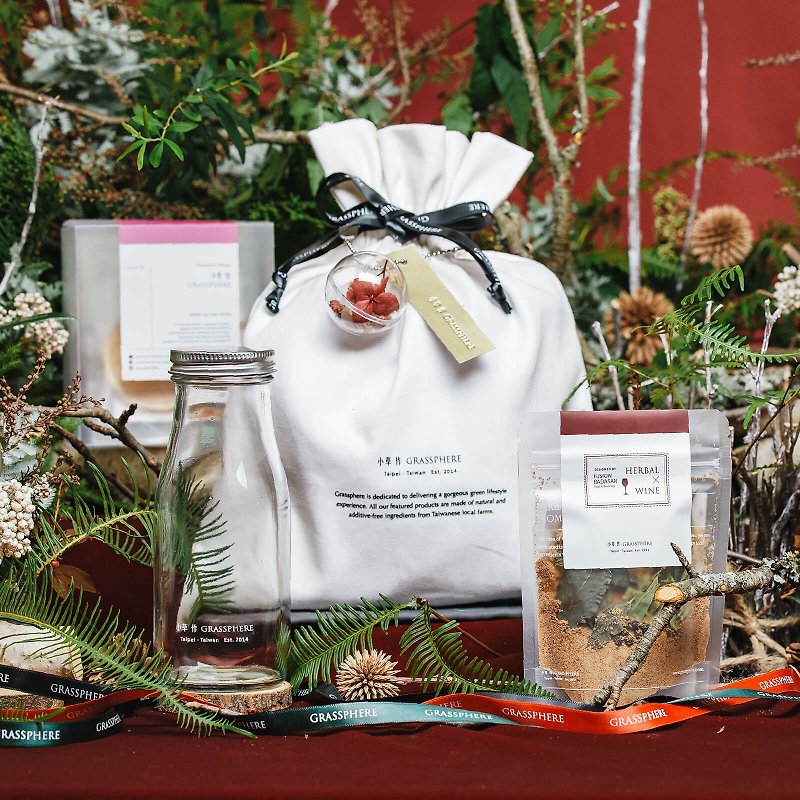 [Christmas Limited] 1 set of small grass for 2020 Christmas exchange gift │ Spiced red wine bag + herbal tea warming combination │ Christmas hanging ball gift bag - ชา - อาหารสด ขาว