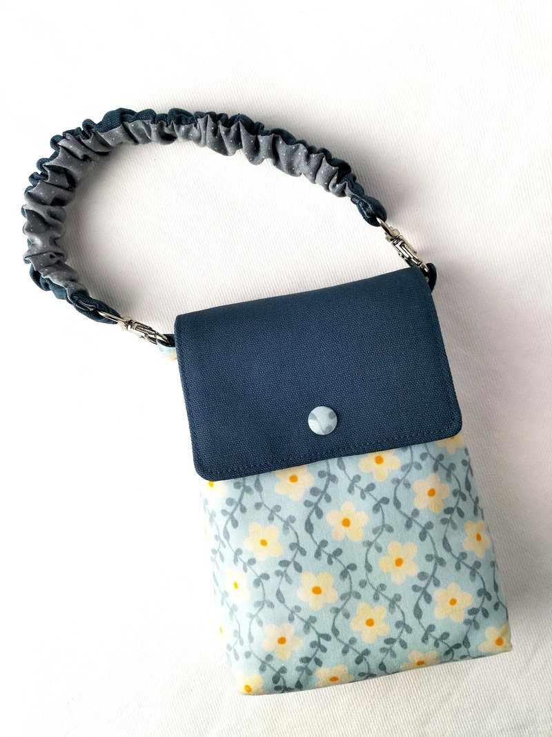 Color matching compact mobile phone bag/Japanese fabric light blue small yellow flower - Handbags & Totes - Cotton & Hemp 