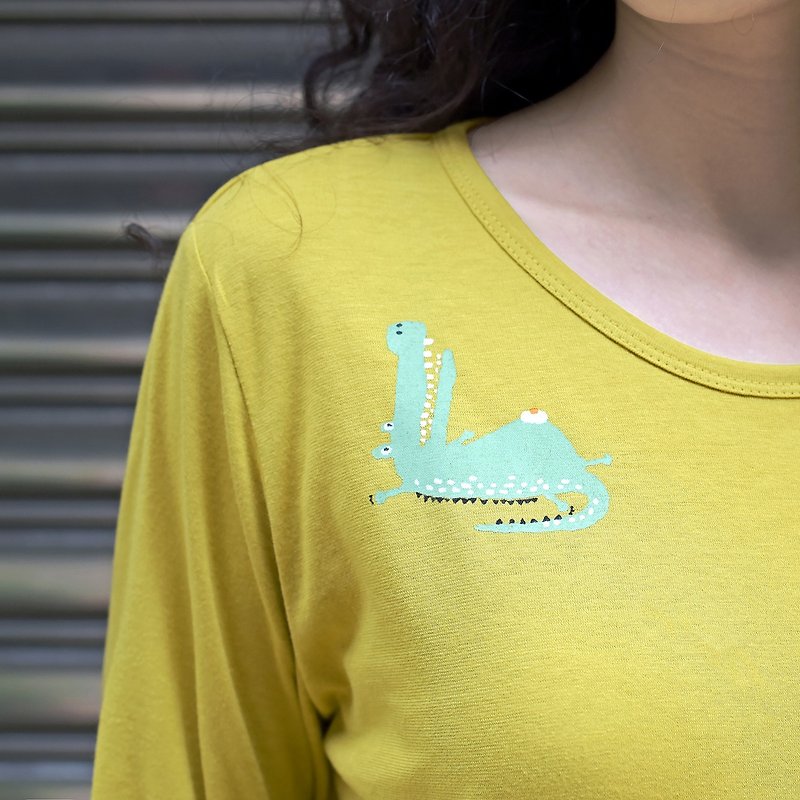 [Limited time free shipping] Yellow mustard jasmine - the sun egg top on the crocodile belly - เสื้อยืดผู้หญิง - วัสดุอื่นๆ สีส้ม
