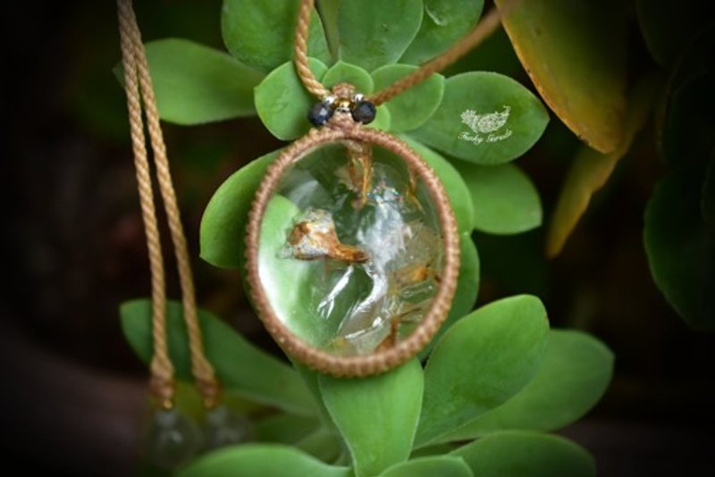 Rare Mountain of the Gods Quartz Inquartz Macrame Pendant 478 - Necklaces - Gemstone Transparent