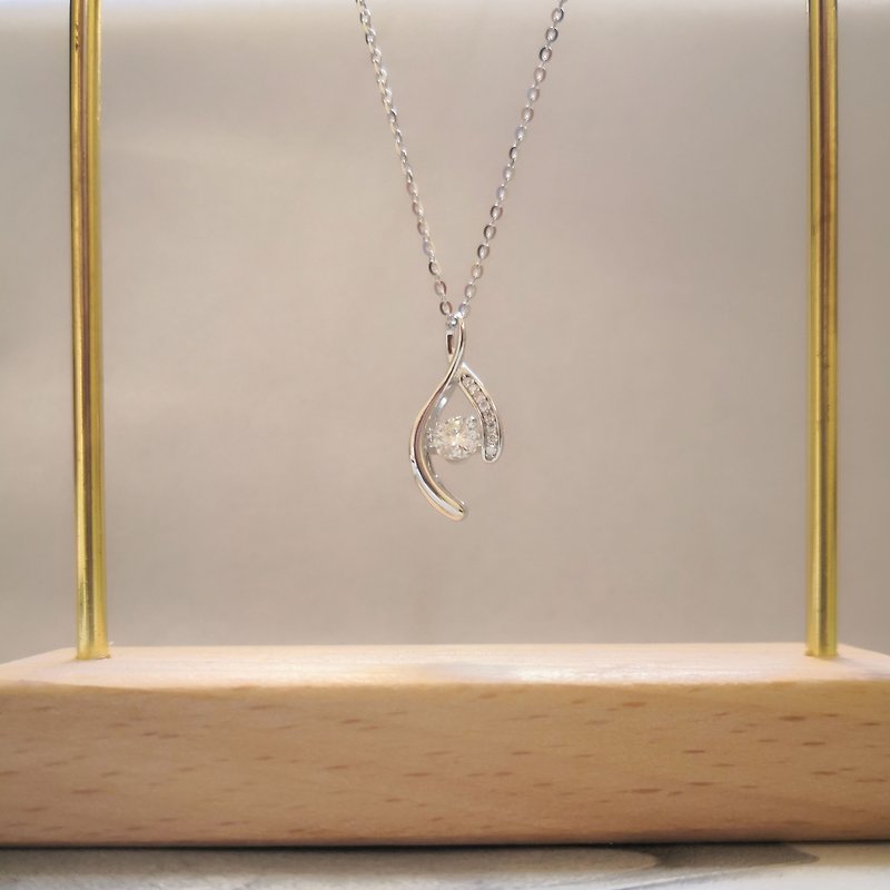 44 Moissanite Stone Suspended Sterling Silver Necklace - สร้อยคอ - โลหะ 
