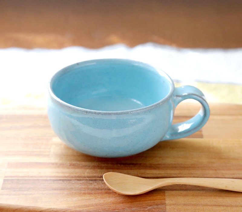 A warm soup cup with a light blue glaze - แก้วมัค/แก้วกาแฟ - ดินเผา สีน้ำเงิน