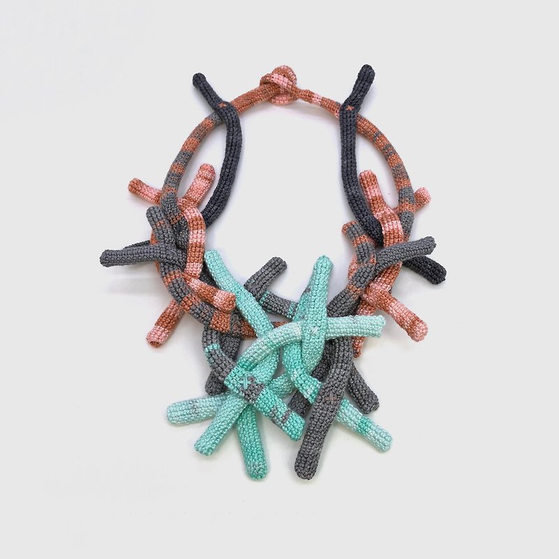 Crocheted geometric necklace Multicolor Woven necklace Fabric necklace - สร้อยคอ - งานปัก หลากหลายสี