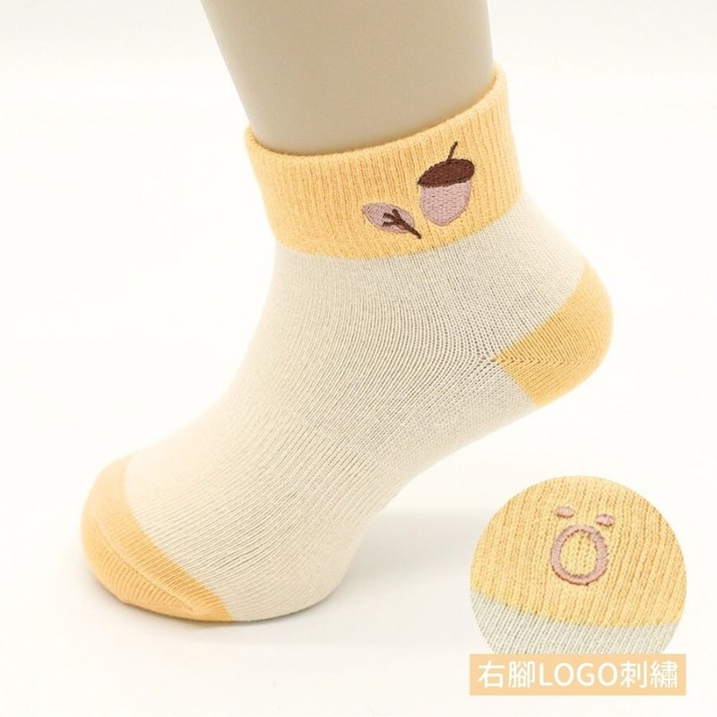 刺繡寬口短襪-松果 - 襪子 - 棉．麻 黃色