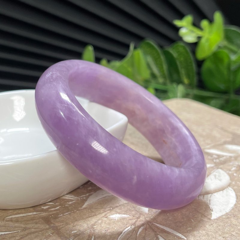 稀有紫鋰輝手鐲54MM 星光貓眼薰衣草紫水晶手環 浪漫清麗柔潤淡雅 - 手鍊/手環 - 水晶 