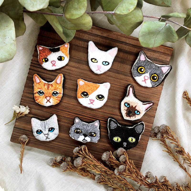 【Customize A Cat】Hand Embroidery Brooch, Special Pet Customization, Pin - เข็มกลัด/พิน - งานปัก หลากหลายสี