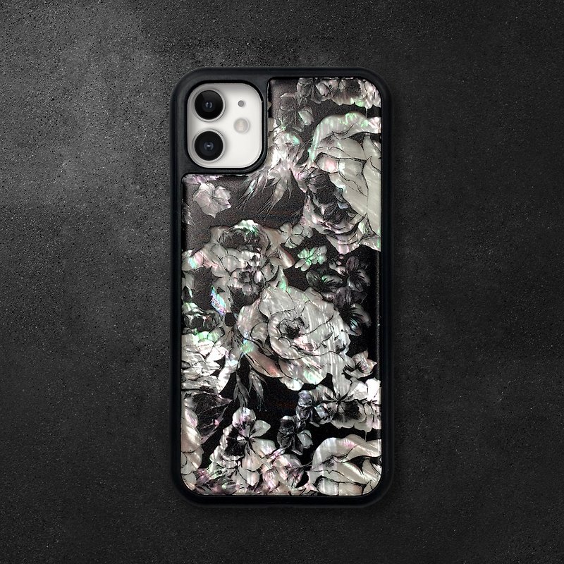 世界首創 天然貝殼 iPhone 15 耐衝擊保護套 優雅花紋 可客製名字 - 手機殼/手機套 - 貝殼 多色