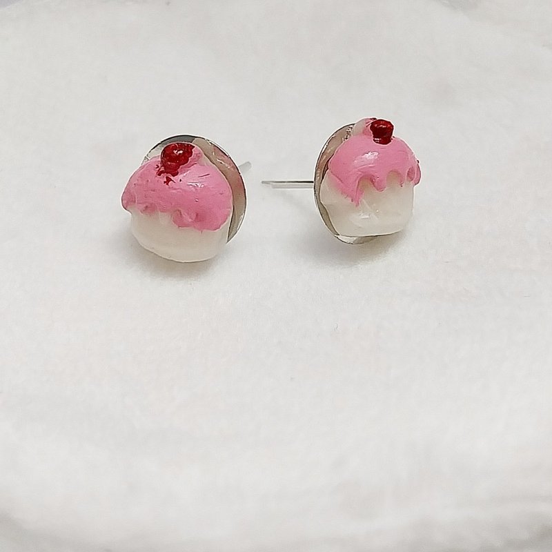 Cupcake Pink White Earring Handmade Air Dry Clay Eco Friendly Stainless Hook - 耳環/耳夾/耳骨夾 - 黏土 粉紅色