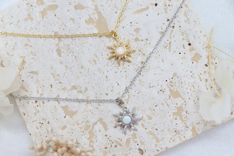 Bohemian Sunburst White Opal Sun Charm Necklace in Gold and Silver - 項鍊 - 寶石 