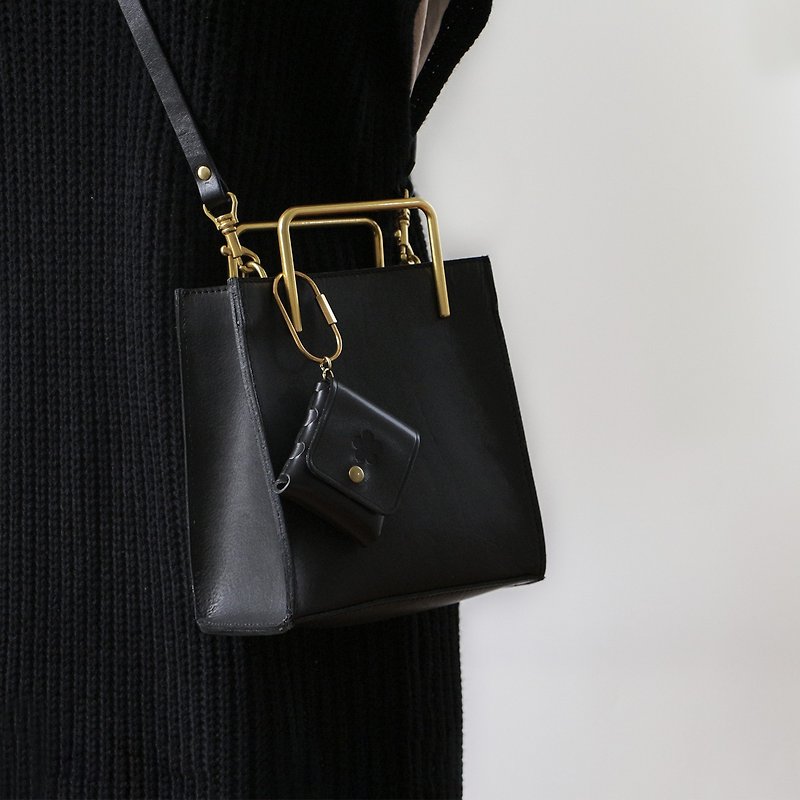 2Way simple vegetable tanned cowhide shoulder bag crossbody handbag black - กระเป๋าแมสเซนเจอร์ - หนังแท้ สีดำ