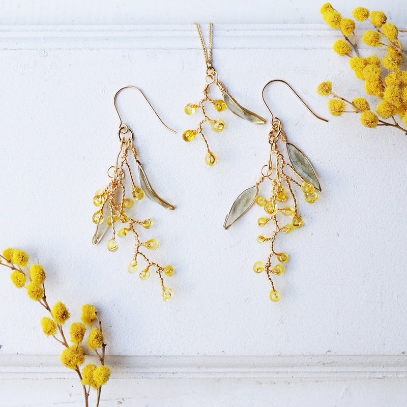 Swaying mimosa jewelry set - Earrings & Clip-ons - Resin Yellow