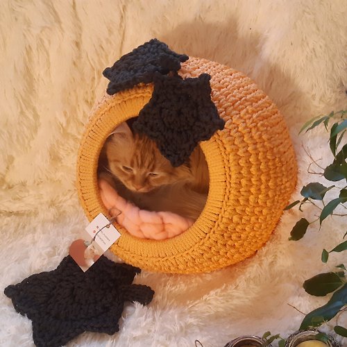 Rufiki-Masters Digital crochet pattern a cat house Pumpkin PDF format with a photo and video
