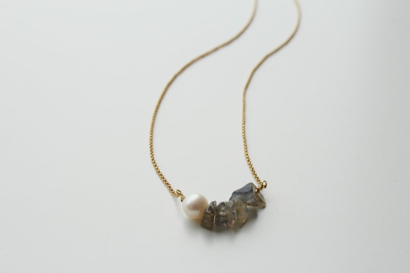 Dark Night Shimmering Labradorite Labradorite Pearl 22K Necklace - สร้อยคอ - ไข่มุก 