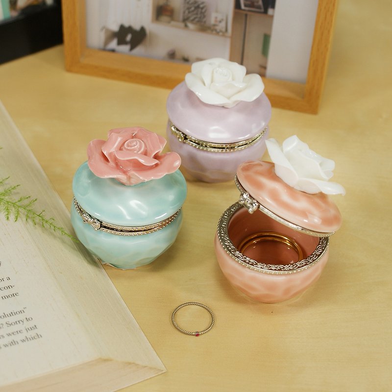 [ChouChou Lista] Japanese exquisite flower ceramic jewelry box (small) (new) - Pottery & Ceramics - Porcelain 