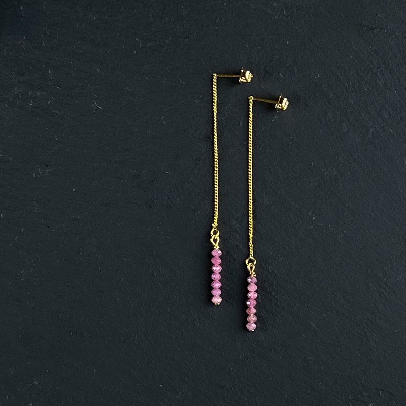 16kgp Pink Sapphire Chain Pierced Earrings Gift Box - 耳環/耳夾/耳骨夾 - 寶石 粉紅色