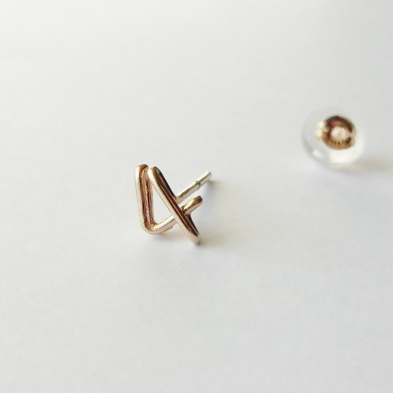 ひとつぶナンバー(数字)スタッドピアス(片耳)【10金】 - 耳環/耳夾/耳骨夾 - 貴金屬 金色
