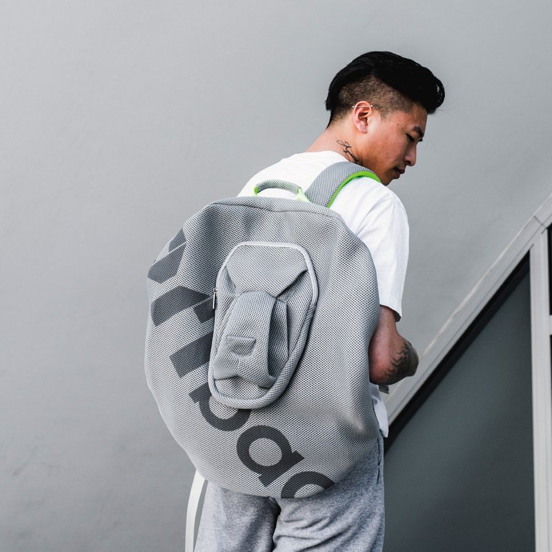 AIRシルバーライオン　バックパック - 後背包/背包/書包 - 其他人造纖維 銀色