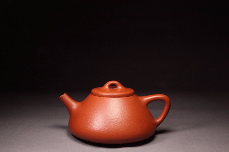 【子冶石瓢】龍山牌 台西朱泥 200cc - 茶具/茶杯 - 陶 紅色