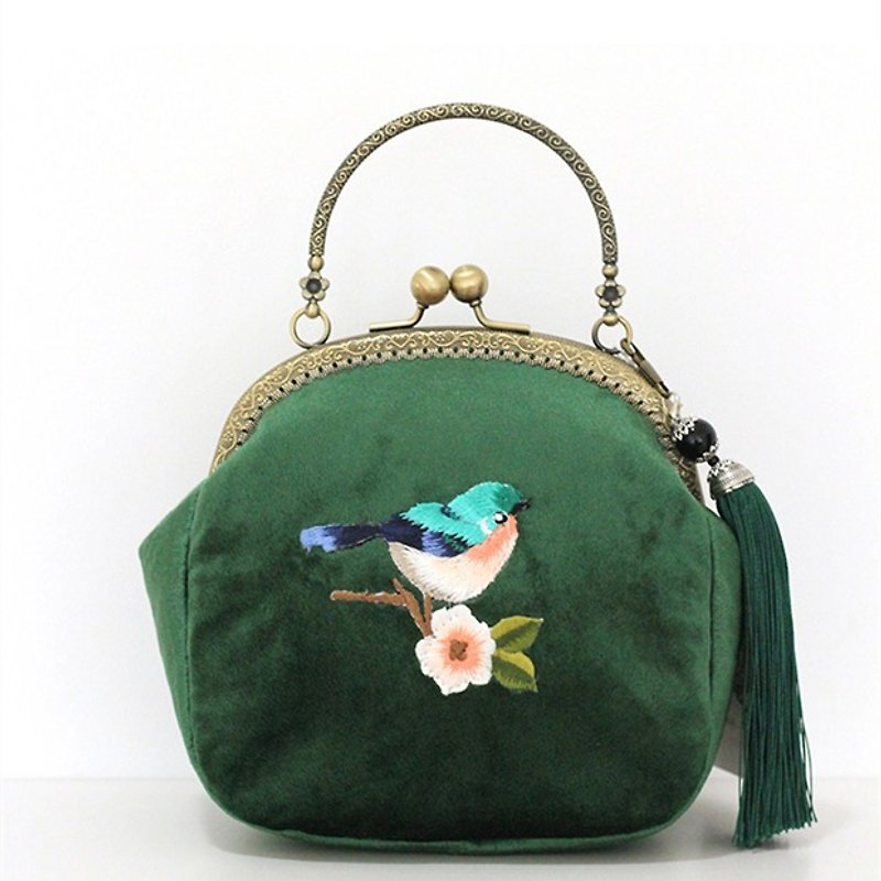 On the new pieces of the first 5% off) mouth gold package cheongsam bag Messenger bag embroidered bird iphone phone bag mobile phone bag oblique backpack bag bag birthday gift green - อื่นๆ - ผ้าฝ้าย/ผ้าลินิน 