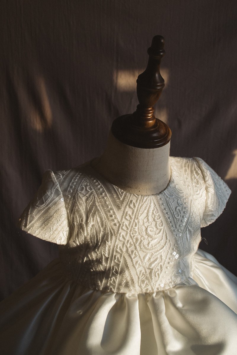 Dora French sequined lace ruffled handmade gown - กระโปรง - ผ้าฝ้าย/ผ้าลินิน ขาว