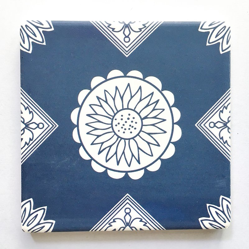 Taiwan Majolica Tiles Coaster【Auspicious Flower】 - Coasters - Pottery Blue