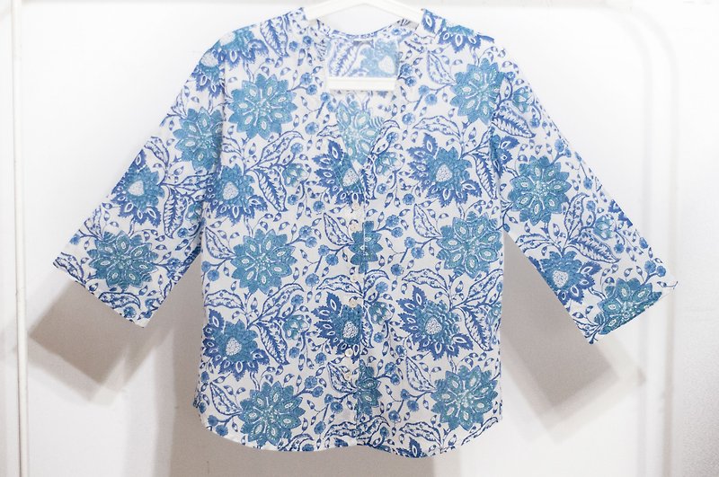 Woodcut printed cotton cropped sleeve coat / Indian cotton shirt / india blockprint top - blue flower - Women's Casual & Functional Jackets - Cotton & Hemp Blue