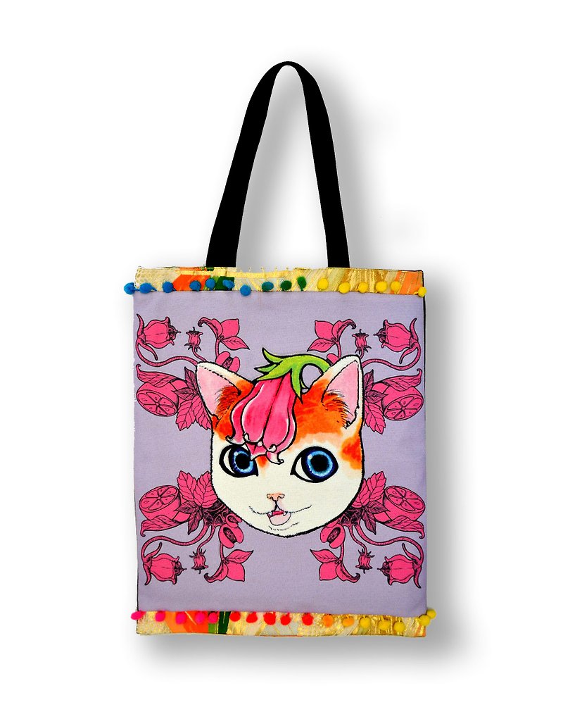 GOOKASO 雙面購物袋 TOTE BAG 紫草貓咪 棉麻印花圖案 背面日本和服織錦綢緞 綴彩色小球花邊 - 其他 - 棉．麻 紫色