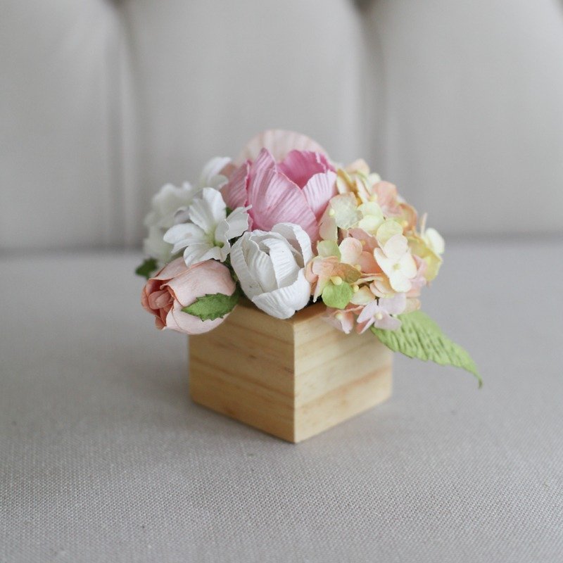CP108 : Flower Decoration Paper Flower Mini Wooden Pot Sweet Old Rose Size 4"x5" - 擺飾/家飾品 - 紙 橘色