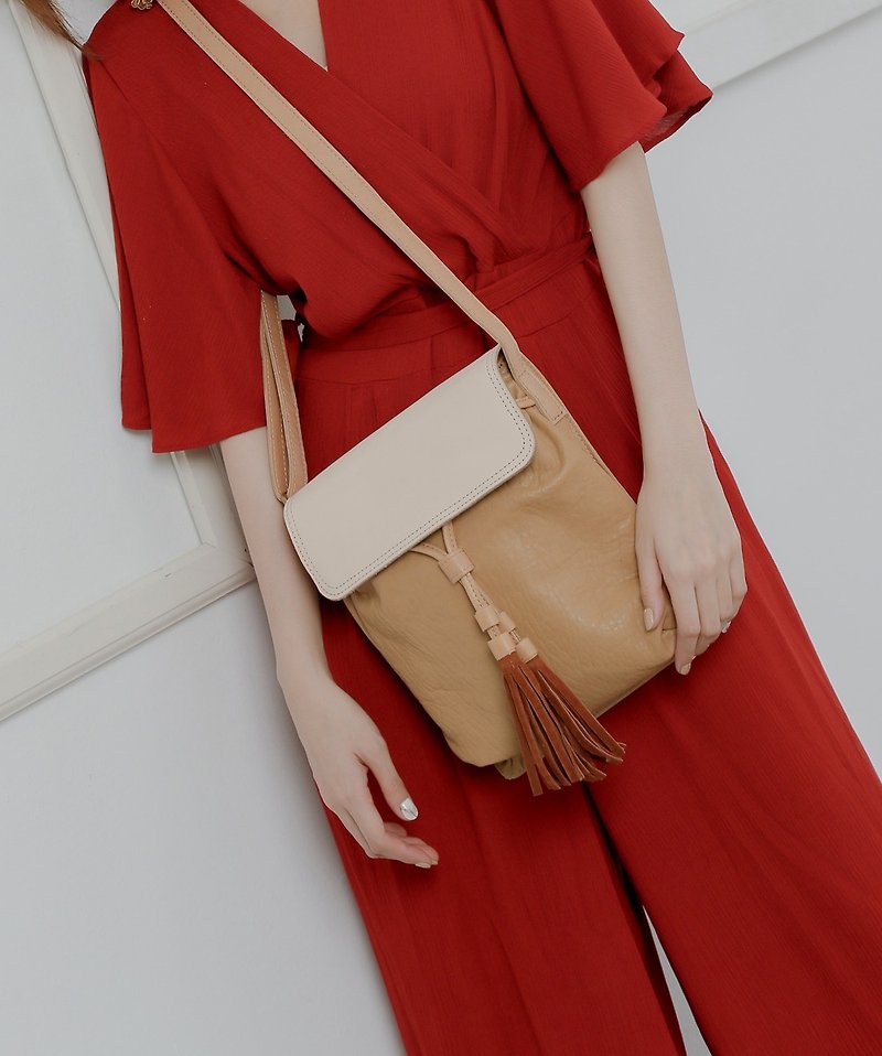 Contrast fringed leather shoulder bag - apricot spell camel orange - Messenger Bags & Sling Bags - Genuine Leather Brown