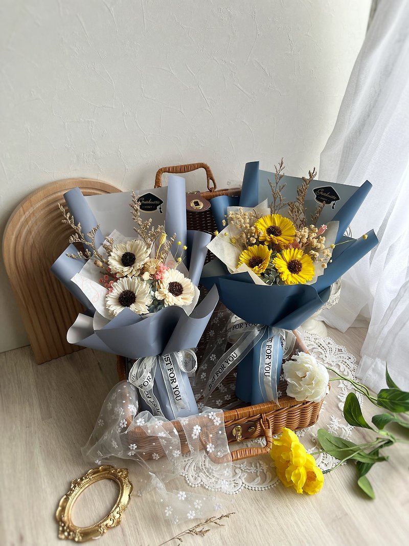 Sunflower bouquet/Graduation bouquet/Sola bouquet/Blessing bouquet - Dried Flowers & Bouquets - Plants & Flowers Yellow