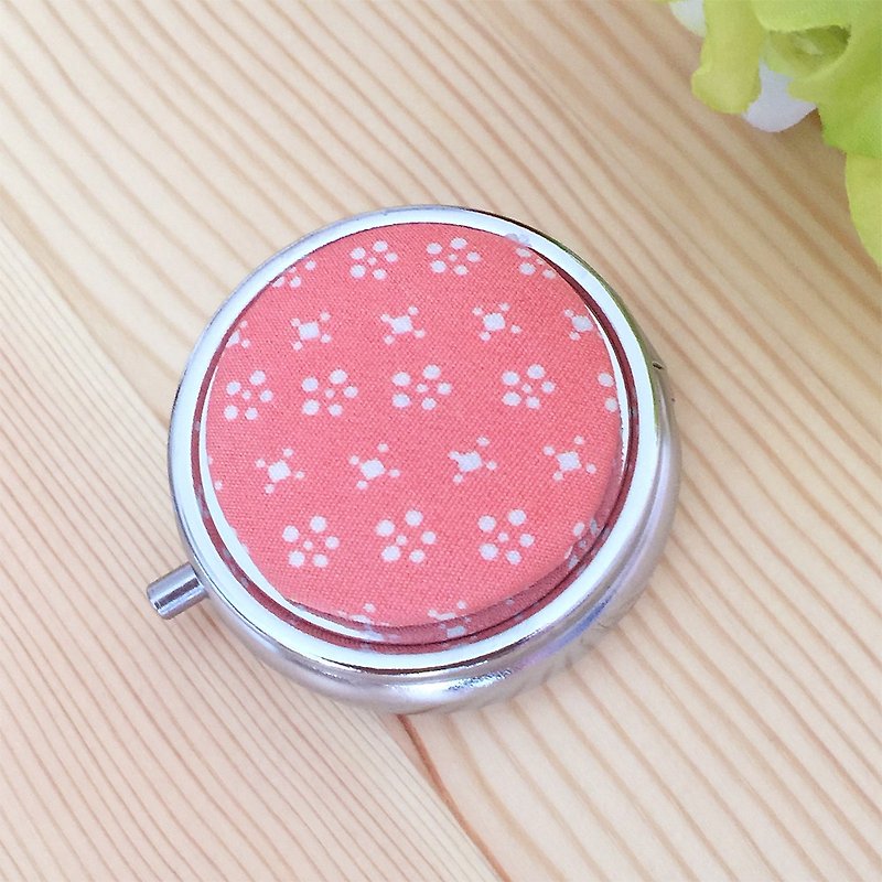 Pillbox with Japanese Traditional pattern, Kimono - Other - Other Metals Pink