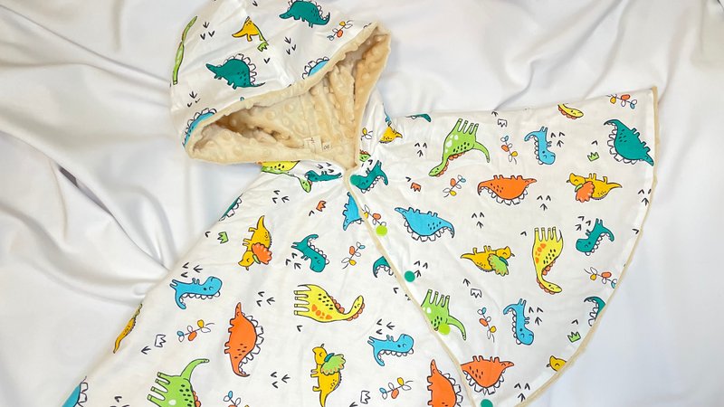 Kaleidoscope-Dinosaur Dream Handmade Cloak - เสื้อโค้ด - ผ้าฝ้าย/ผ้าลินิน ขาว