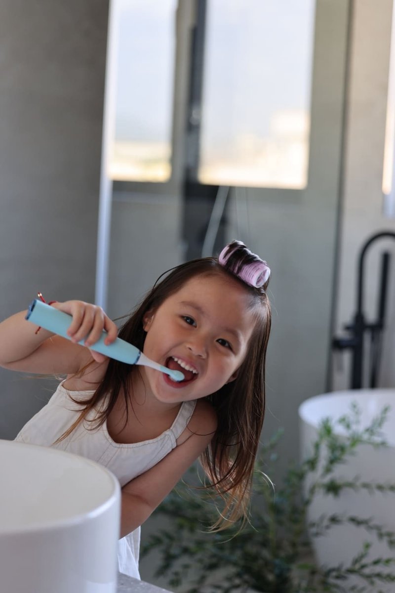 Newly launched unicare unibear sonic cyclone children's electric toothbrush (two colors) - Toothbrushes & Oral Care - Other Metals 