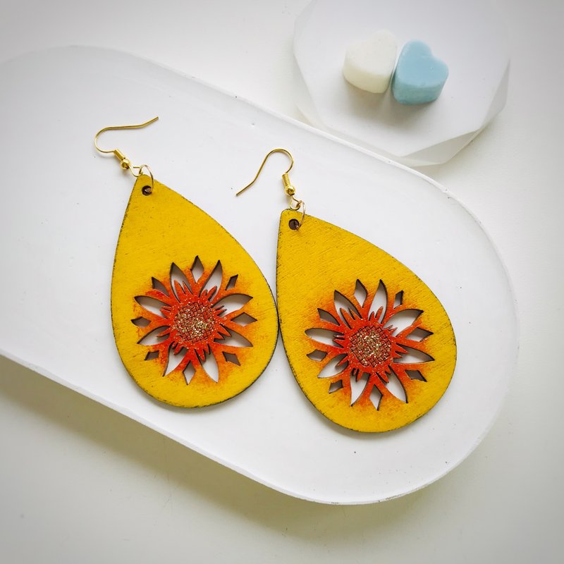 Earrings, Yellow Drawn, Wood, Big Dangle Earring - 耳環/耳夾/耳骨夾 - 木頭 黃色