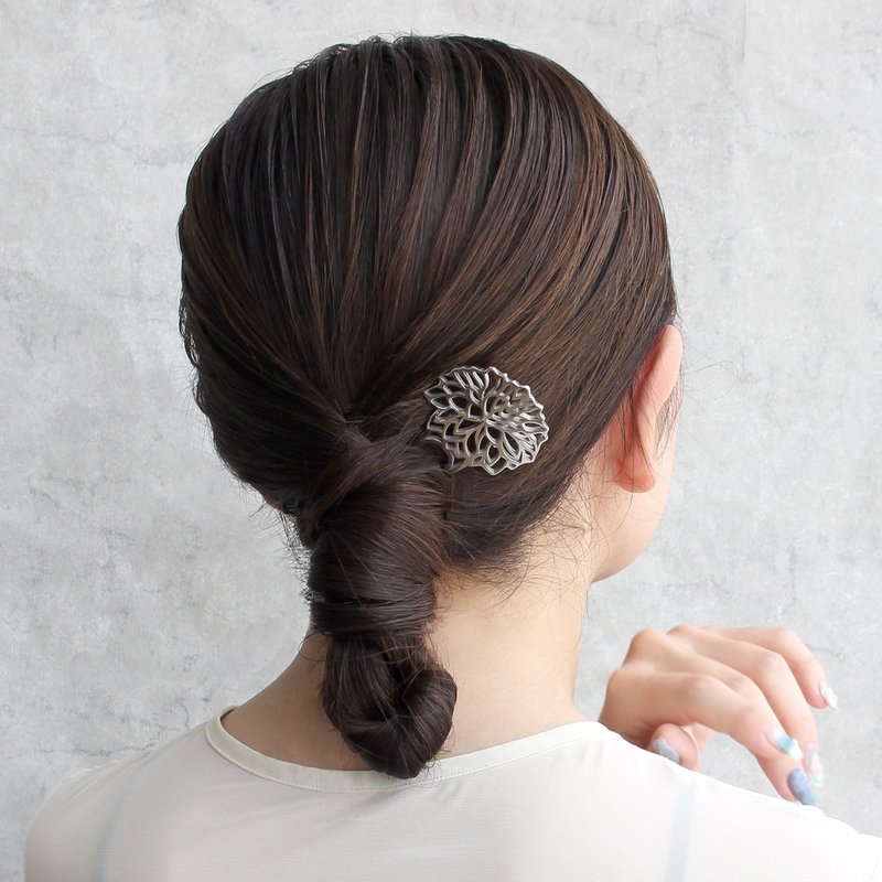 KANZASHI Hair pin  【花與四季 / 大麗花】 - 髮夾/髮圈 - 其他金屬 銀色