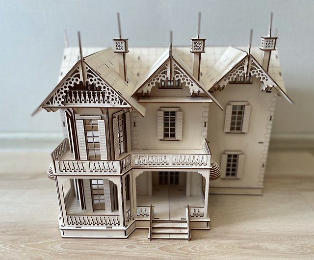 ビクトリア朝のゴシック様式の邸宅ドールハウス| DIYドールハウス