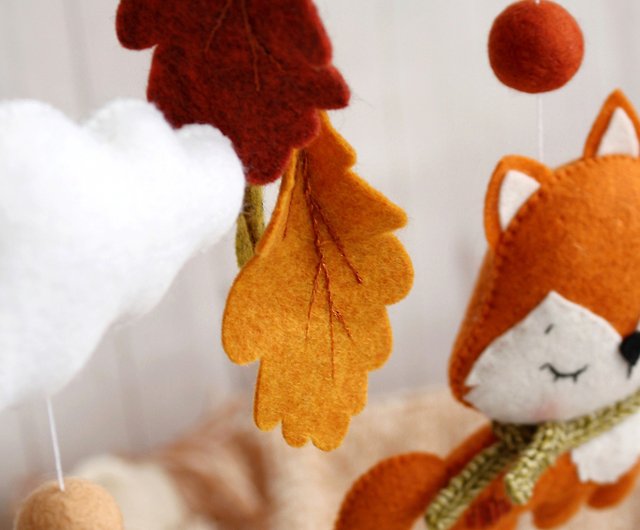 Autumn woodland Crib mobile, Baby mobile with forest animals