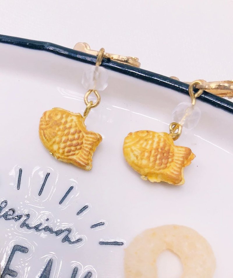Every year there are more sea bream fish earrings (clip type) can be changed ear pin - Earrings & Clip-ons - Clay Gold