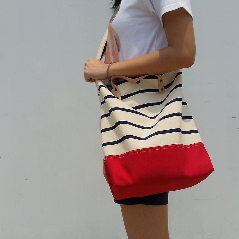 New Stripe Red Canvas Tote // Daily bag // Shopping bag // Crossbody bag - 手提包/手提袋 - 棉．麻 紅色