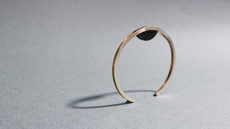 Curved Cuff Bangle Bracelet minimal simple Customizable Personalized - สร้อยข้อมือ - โลหะ สีทอง