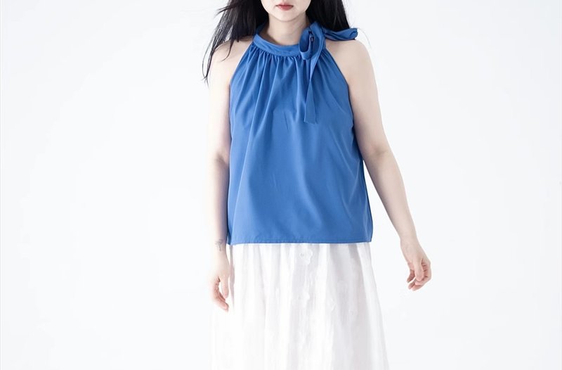 French Retro Off-the-shoulder Halter Loose Camisole - เสื้อกั๊กผู้หญิง - วัสดุอื่นๆ สีน้ำเงิน