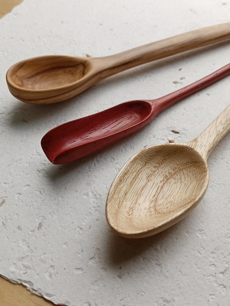 Hand carved olive wood spoon - ช้อนส้อม - ไม้ สีนำ้ตาล