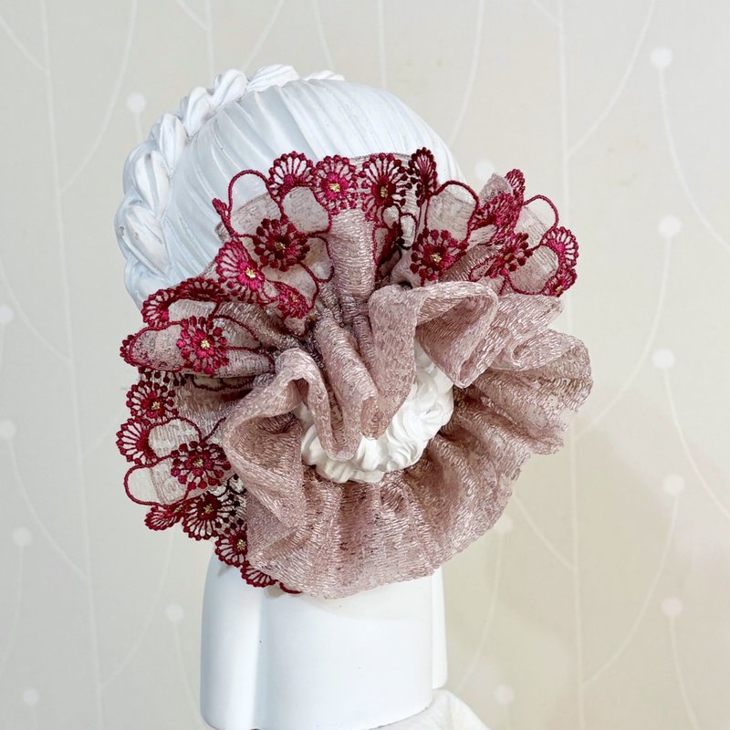 フレンチ刺繍レースシュシュ／ヘアゴム シュシュ ヘアアクセサリー ヘッドドレス - ヘアアクセサリー - その他の素材 多色