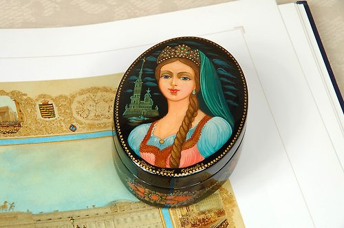 WhiteNight Mary in St. Petersburg lacquer box beauty hand painted Russian art