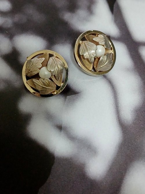 老時光製造所 vintage jewelry Sarah cov 古董夾式耳環 三葉珍珠