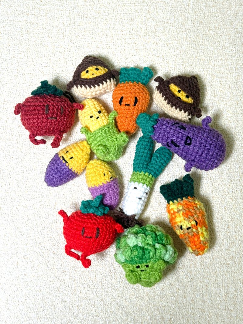 Crocheted smiling fruit and vegetable basket can be used as a pendant, keychain, pet decoration, crocheted doll - ที่ห้อยกุญแจ - ขนแกะ 