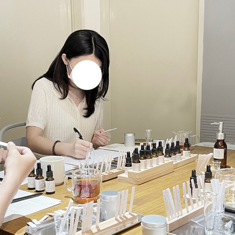 調香入門 香水滾珠瓶 3小時 紓壓體驗 兩人優惠價 - 蠟燭/香氛/調香 - 玻璃 